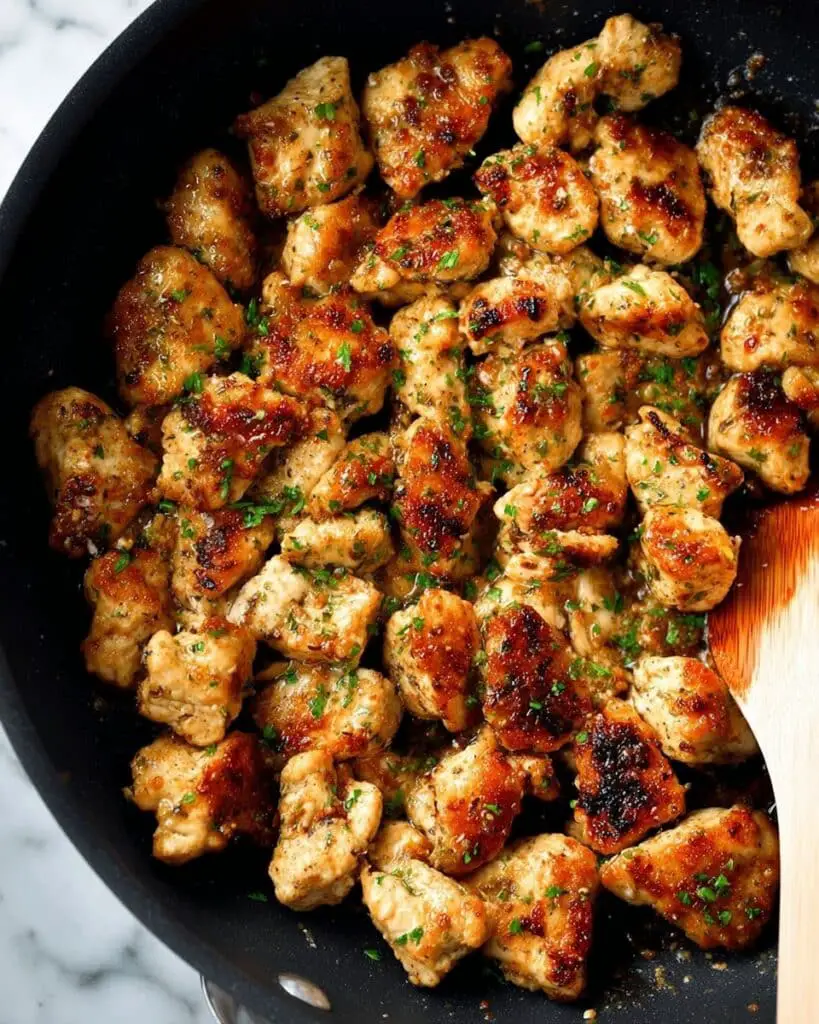 15-Minute Garlic Butter Chicken Bites: Easy One-Pan Recipe