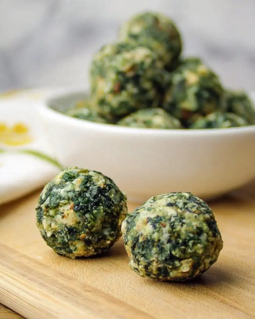 Cheesy Spinach Balls with Herbs Recipe