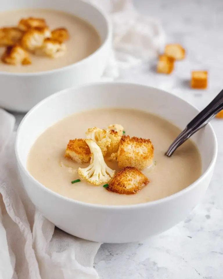 Creamy Roasted Garlic and Cauliflower Soup Recipe